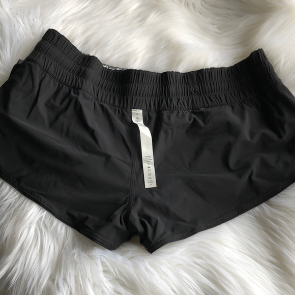 NWT REVERSIBLE LULULEMON  Surf Short - Picture 6 of 8